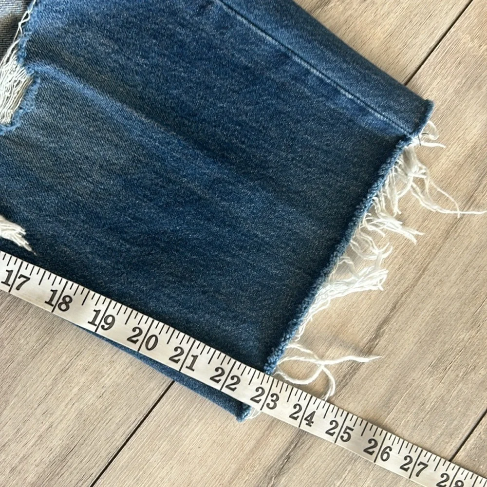 Levi's Low Pro Straight leg jeans size 28 cropped raw hem